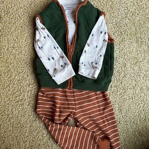 Carters 3 Piece Set with Vest Pants Bodysuit 24 Months Adventure Themed
